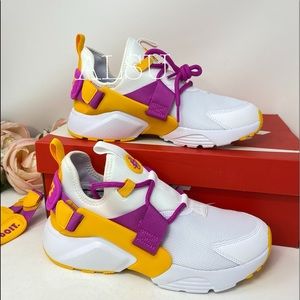 Nike Air Huarache City Low White Fuchsia W AUTHENT